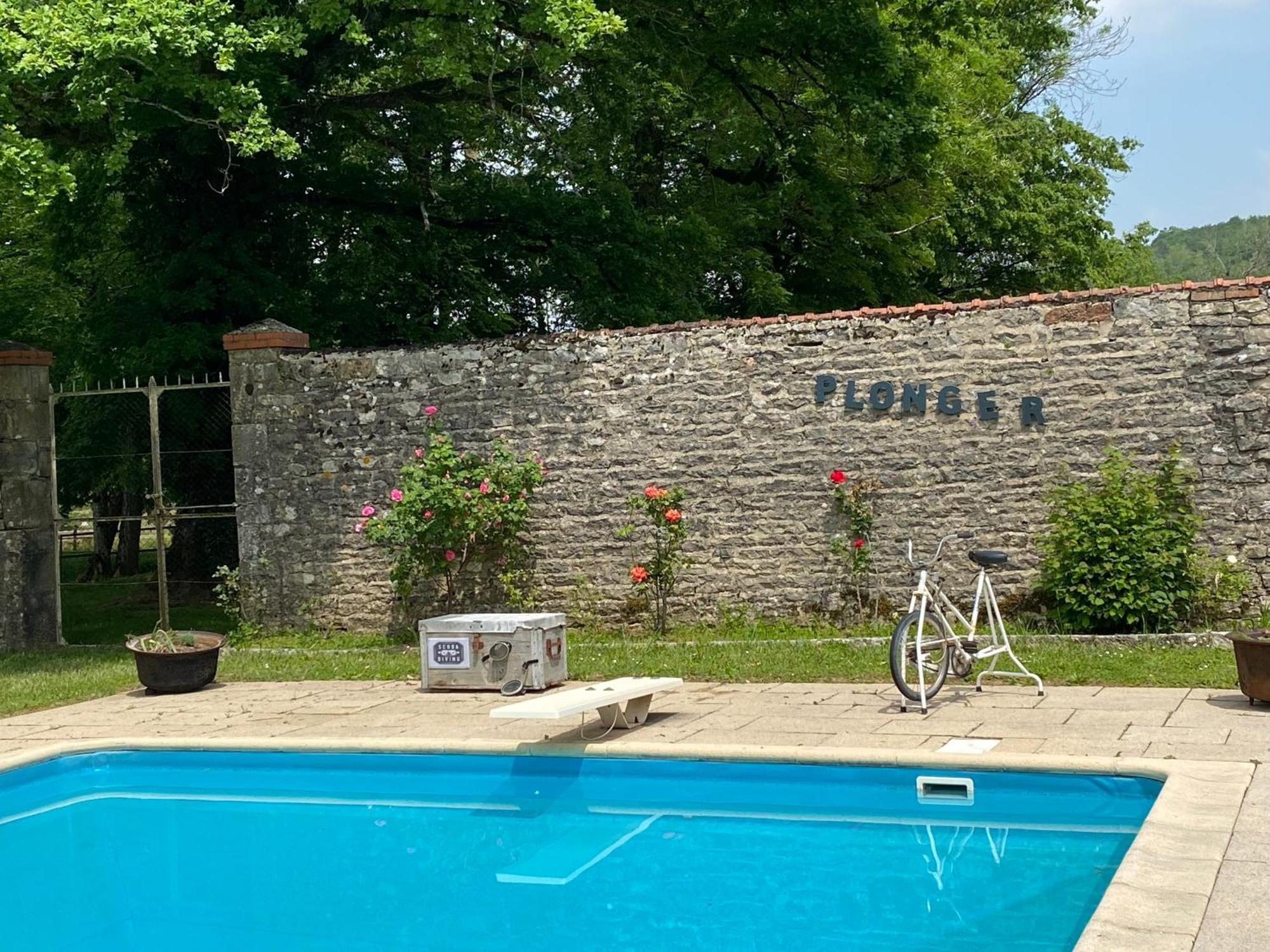 Bed and Breakfast La Roulotte Deluxe De Malpas Quingey Exterior foto