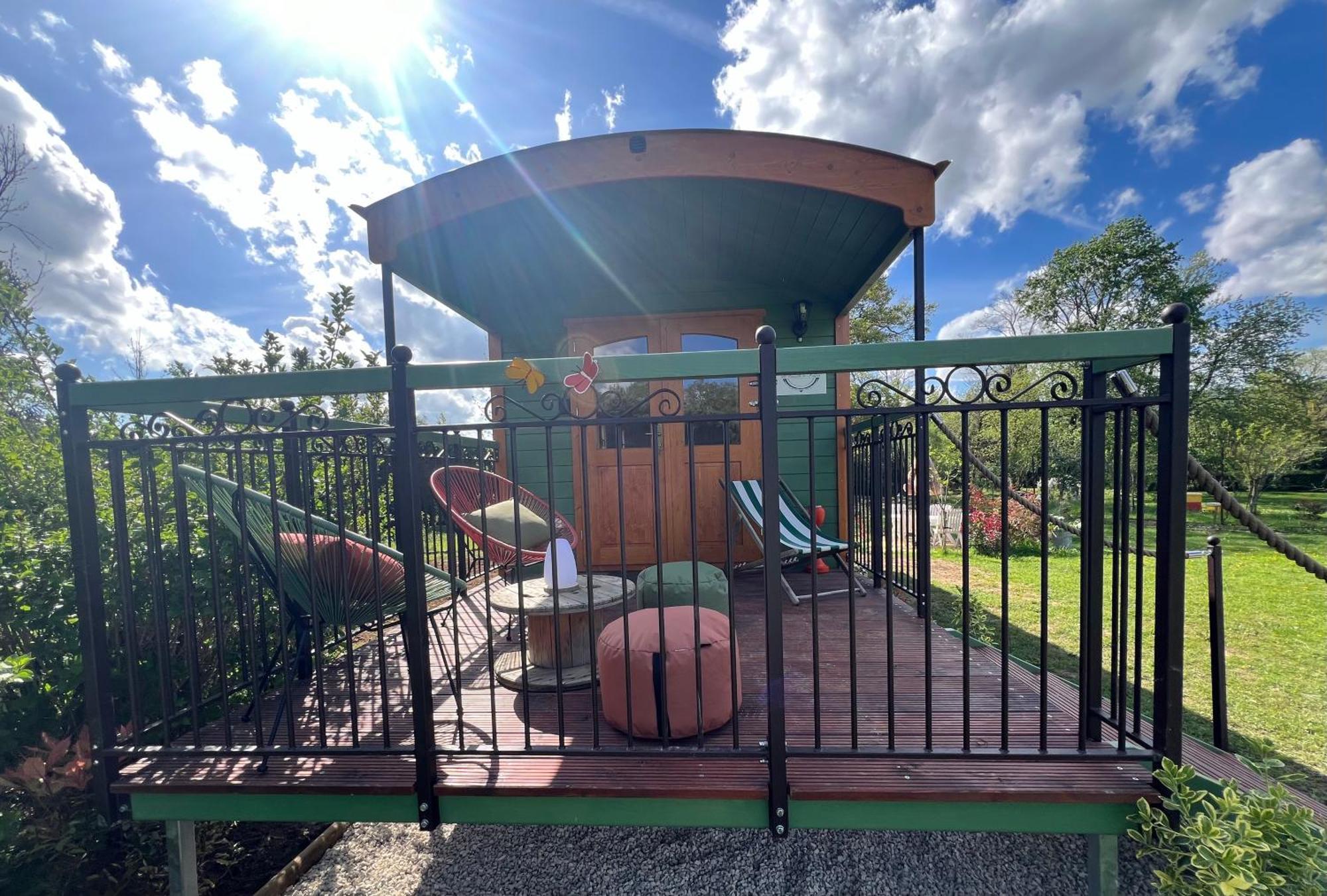 Bed and Breakfast La Roulotte Deluxe De Malpas Quingey Exterior foto