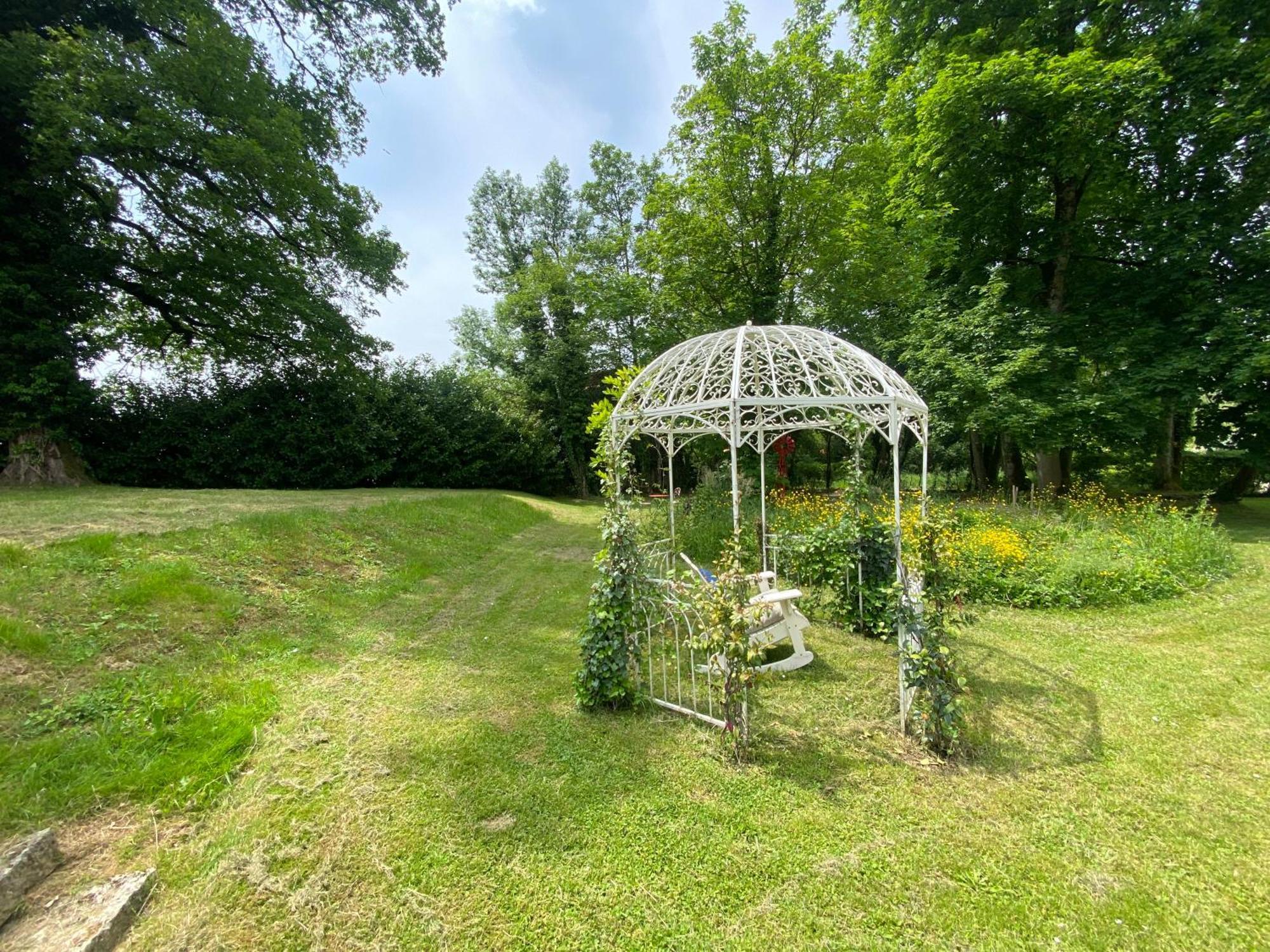 Bed and Breakfast La Roulotte Deluxe De Malpas Quingey Exterior foto